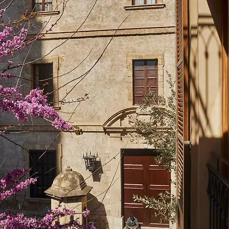 Hotel Damunt 3*